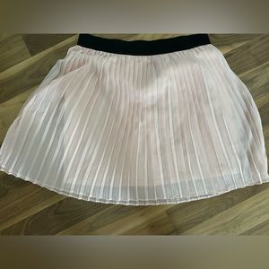 Blush pink pleated skirt size M. Never worn.